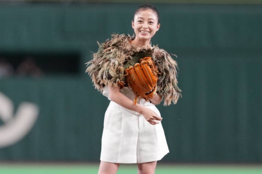 橋本環奈巨人戰開球挖地瓜 自評失敗