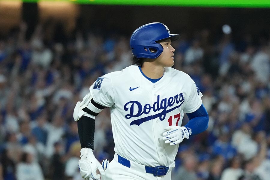 大谷翔平跑壘畫面被放大檢視 球迷憂左膝狀況再起