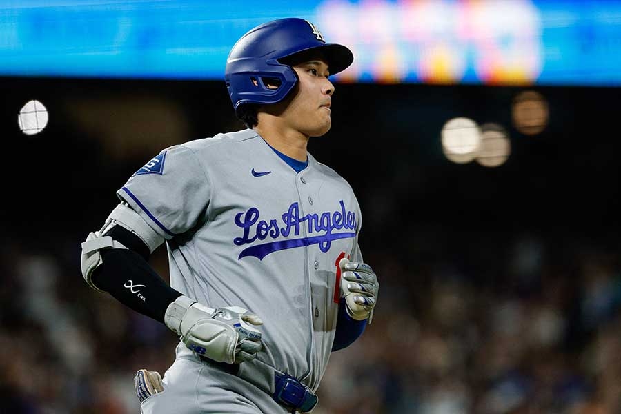 大谷翔平30轟出爐 被轟投手摔松香袋