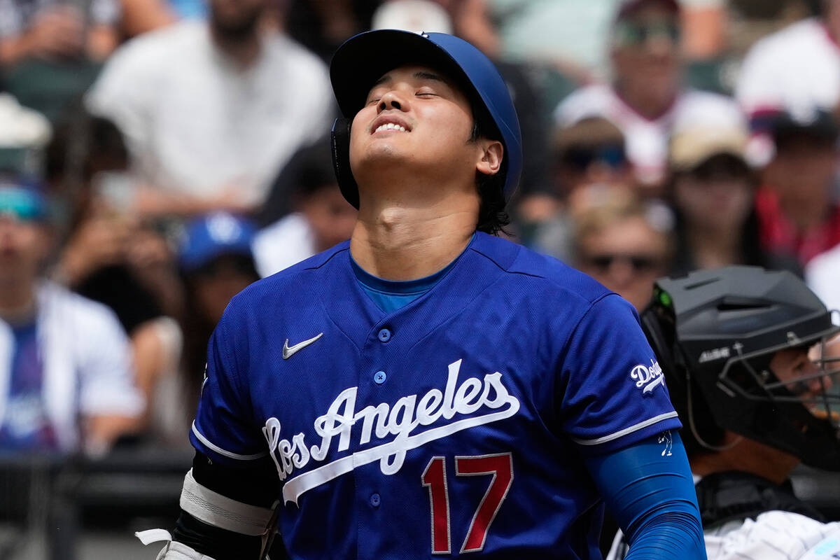 大谷翔平7局揮空遭三振 前一球界外飛向一壘休息區嚇到村上宗隆