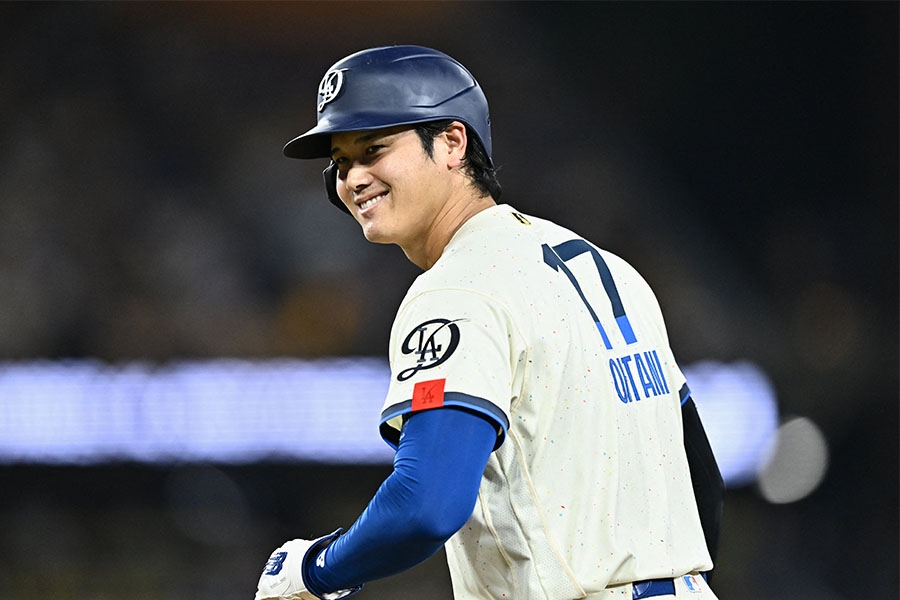 上田桃子穿Freddie Freeman 5號球衣坐道奇最前排 IG曬照掀羨慕